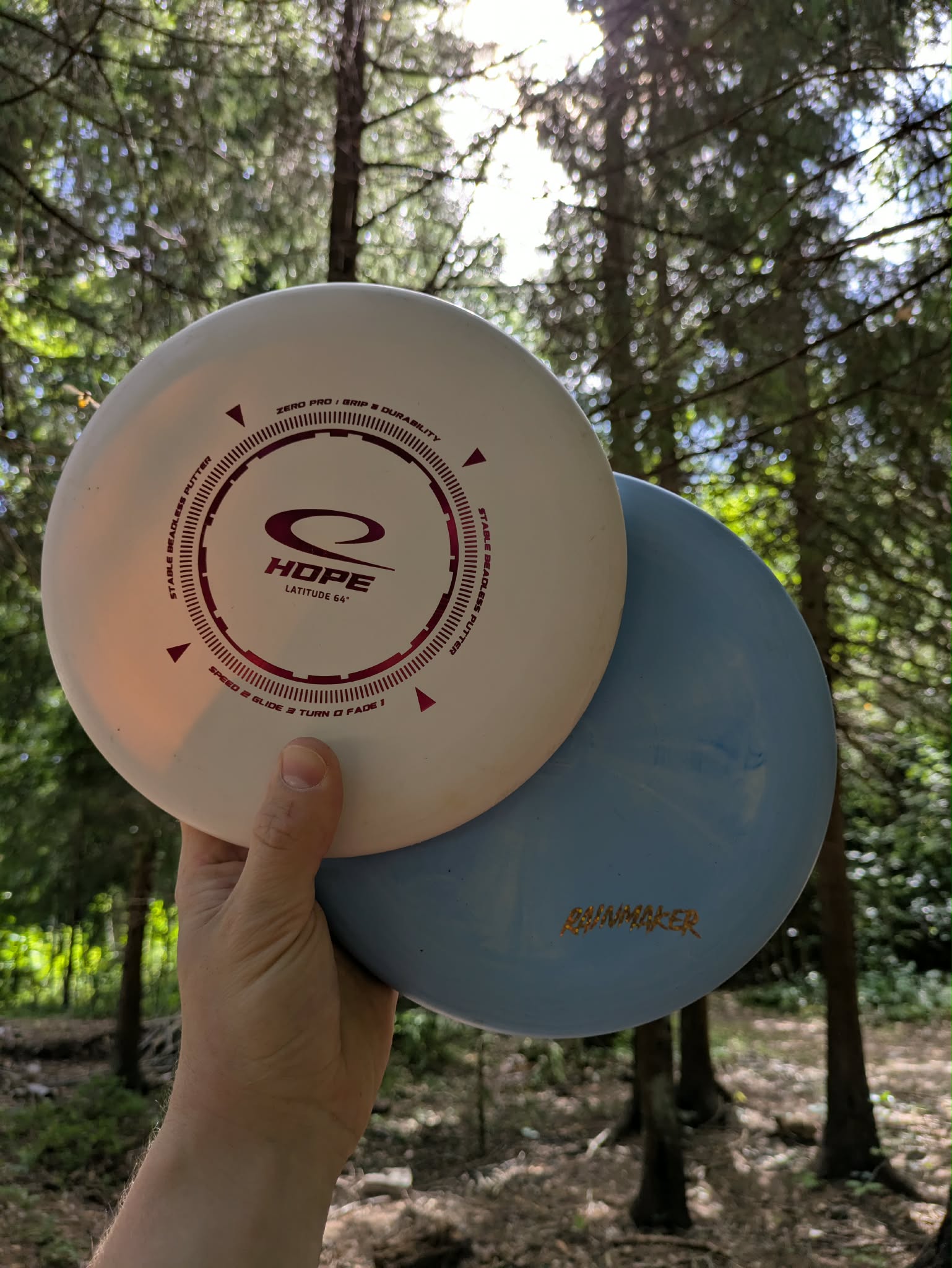 Er Lat64° Hope ett godt alternativ til Discmania Rainmaker? Vi tester!